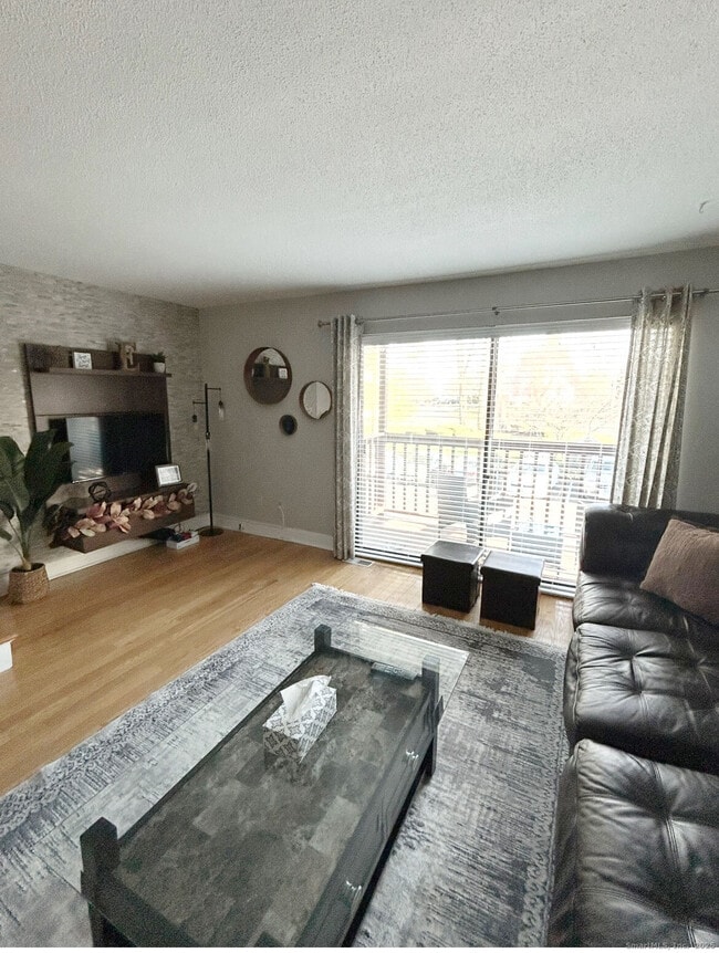 Building Photo - 322 Knapps Hwy