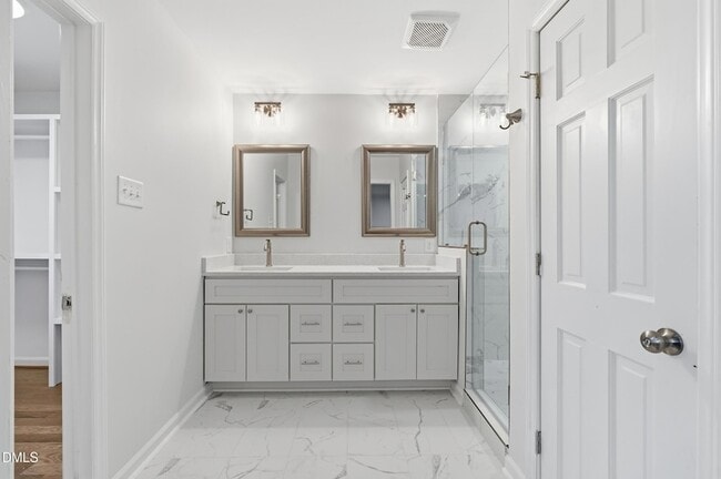 Building Photo - 1504 Homestead Rd