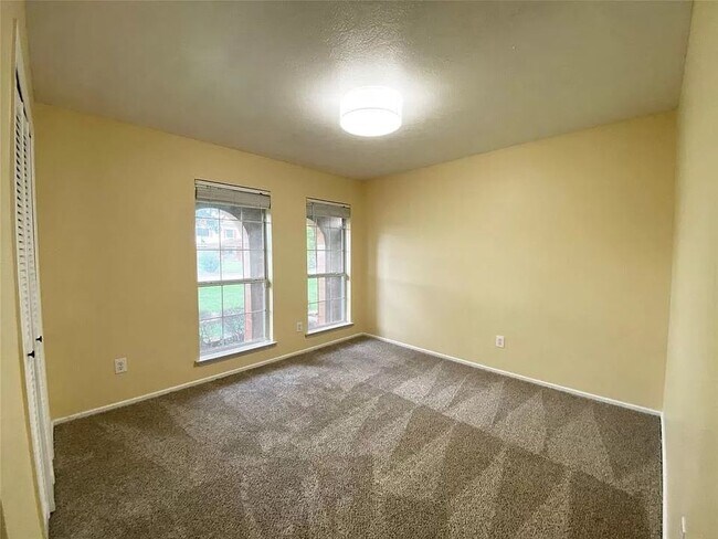 Building Photo - 1316 Dunbarton Dr