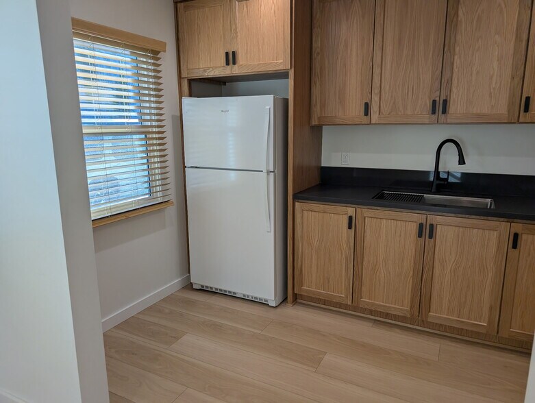 Building Photo - 3774 Tuller Ave