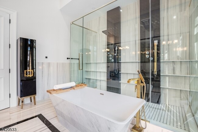 Building Photo - 6 Deer Trail Rd