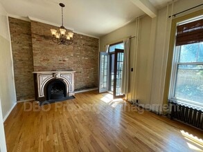 Building Photo - 356 Hamilton St