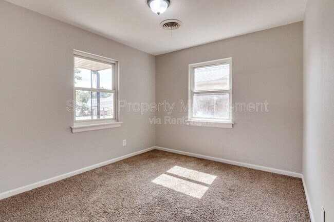 Building Photo - 813 S Midwest Blvd