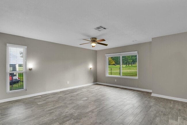 Building Photo - 3555 Balboa Cir