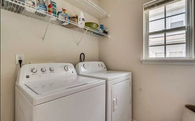 Building Photo - 5908 Solitude Way