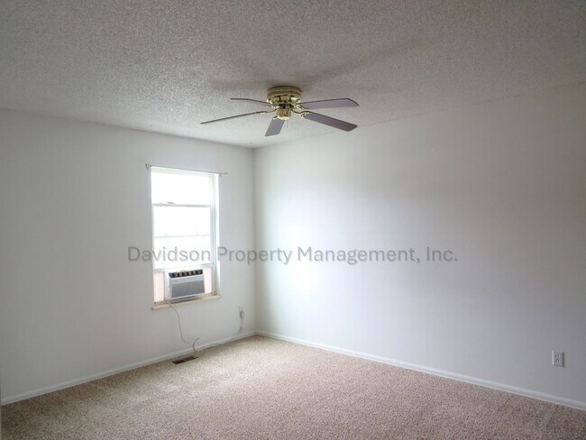 Building Photo - 5160 Marabou Way