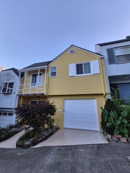 Primary Photo - 255 Molimo Dr