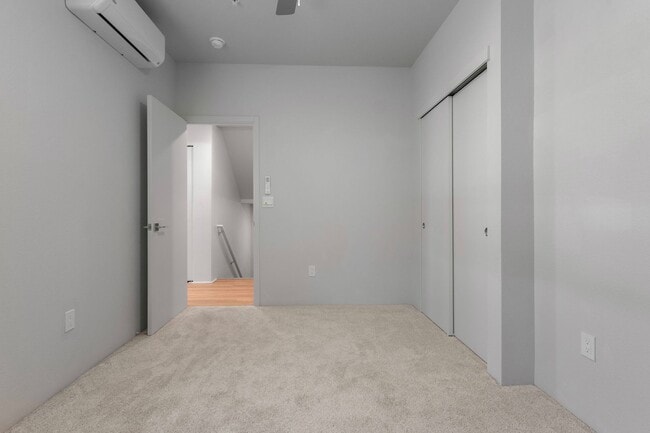 Building Photo - Modern Townhome Living in Ho’opili