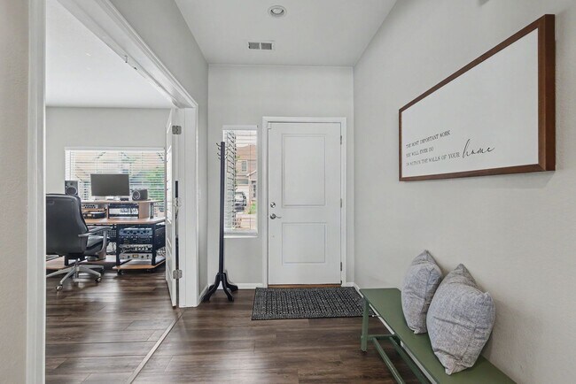 Building Photo - FABULOUS 4 BEDROOM HOME IN CUMBERLAND GREEN FOUNTAIN