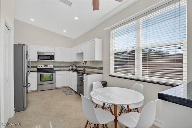 Building Photo - 7092 Timberland Cir