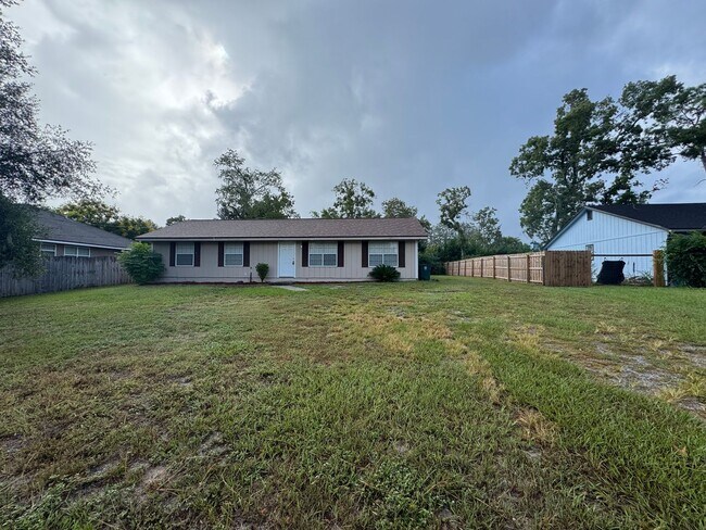 Building Photo - Fall Into Savings – Rent Reduced & ½ Off Y...