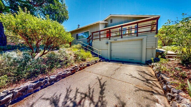 Building Photo - Beautiful Two Bedroom One Bath Close to Spring Lake & Annadel State Park
