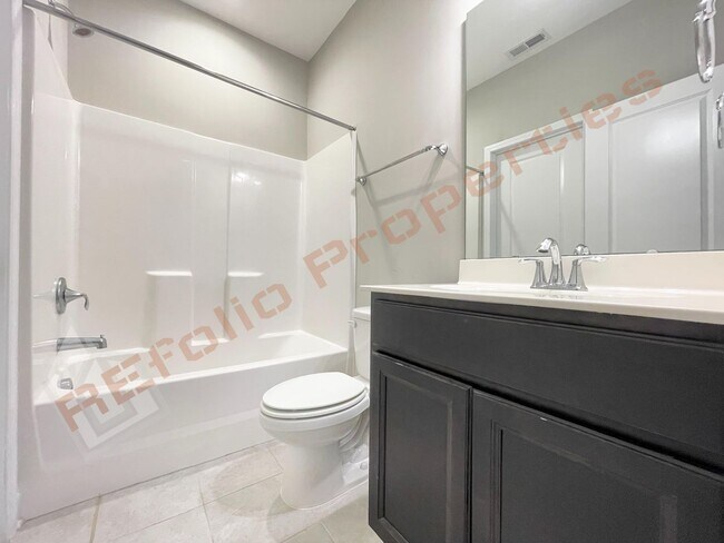 Building Photo - 139 Manordale Dr