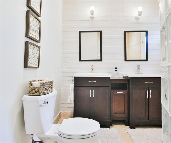 Building Photo - 2181 Hyde Park St