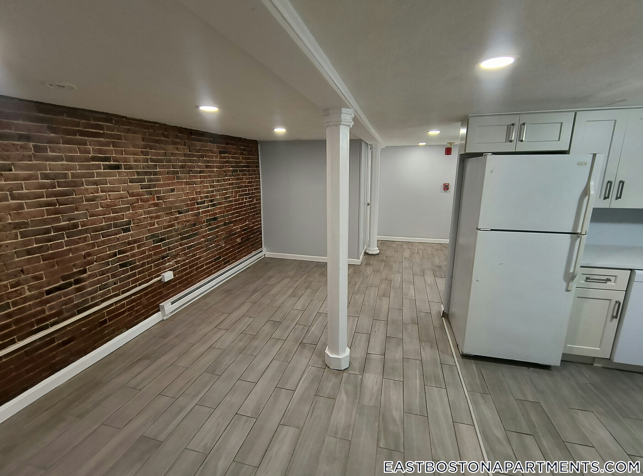 Building Photo - 31 Chelsea St