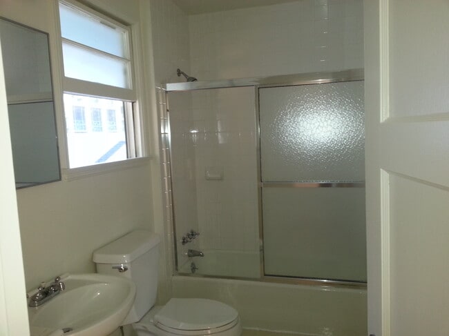 Building Photo - 1306 Princeton St