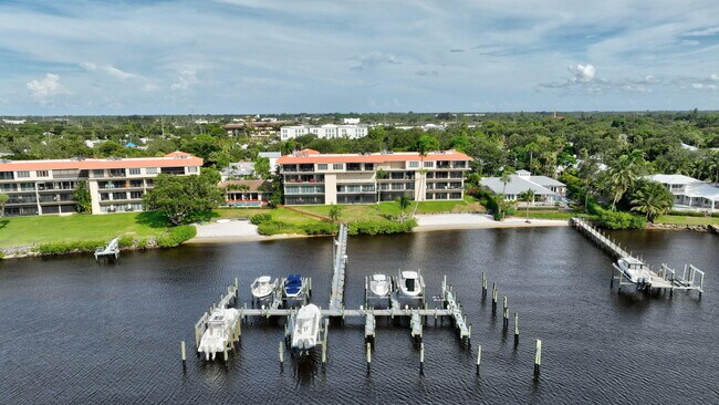 Building Photo - 624 SW St Lucie Crescent