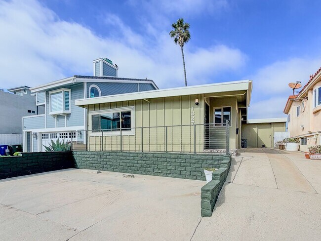 Building Photo - 1327D - The Sea Bum Sanctuary | 2 Bed 2 Ba...