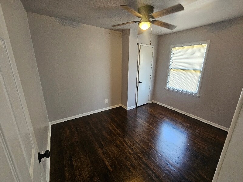 Building Photo - 1919 W 46th Pl