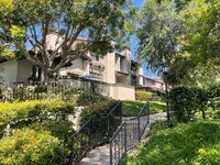 Building Photo - Highly Sought After Location in Turtle Roc...