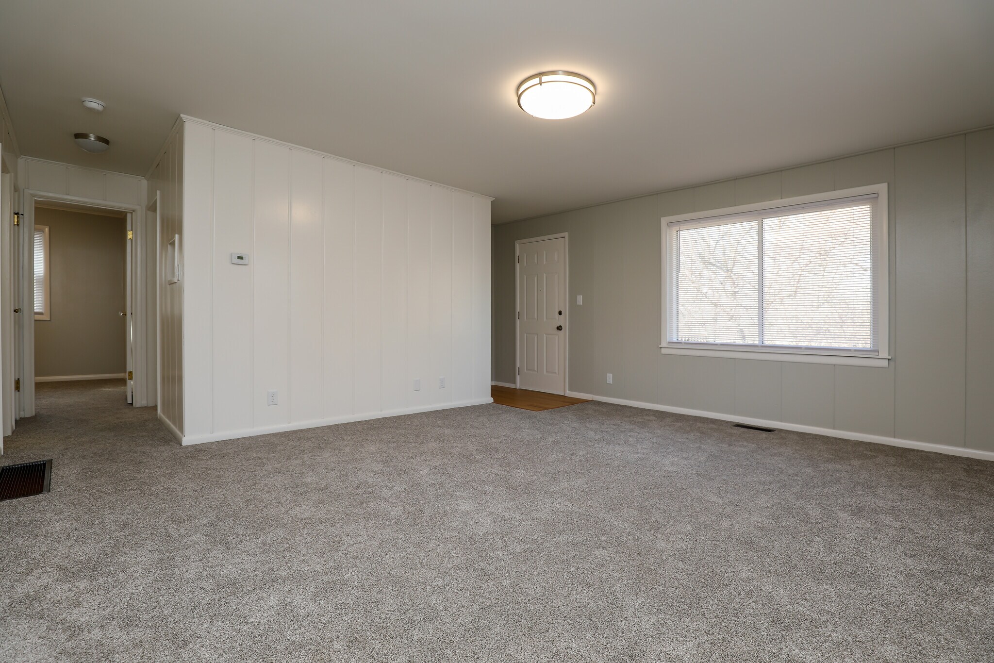 Building Photo - 409 Mineral Springs Ave