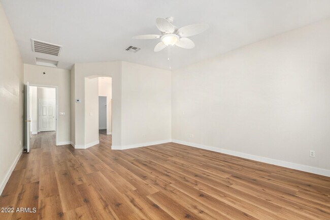Building Photo - 13232 W Edgemont Ave