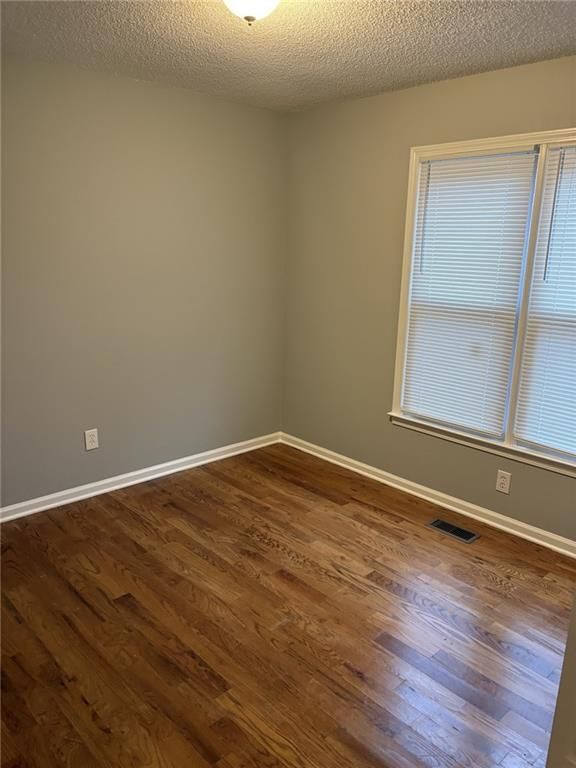 Building Photo - 5045 Bayberry Ct
