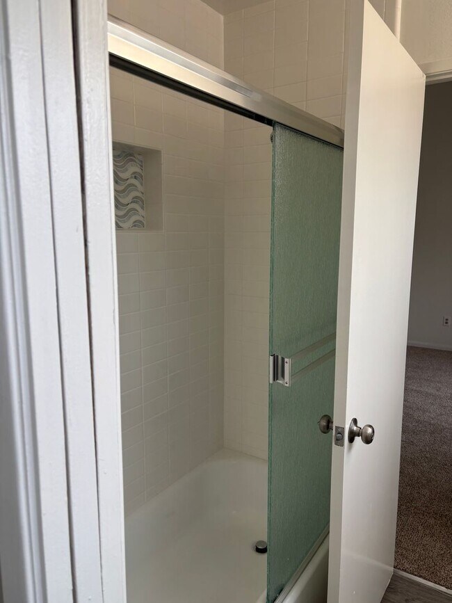 Building Photo - hbr4882