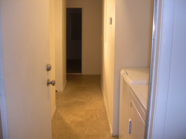 Building Photo - 4310 Caliente St