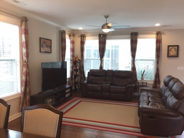 Building Photo - Beautiful home in desirable neighborhood of Sonoma