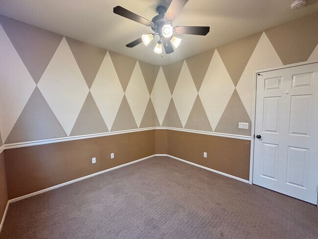 Building Photo - (APPLICATION PENDING) Upgraded West Lancaster Home