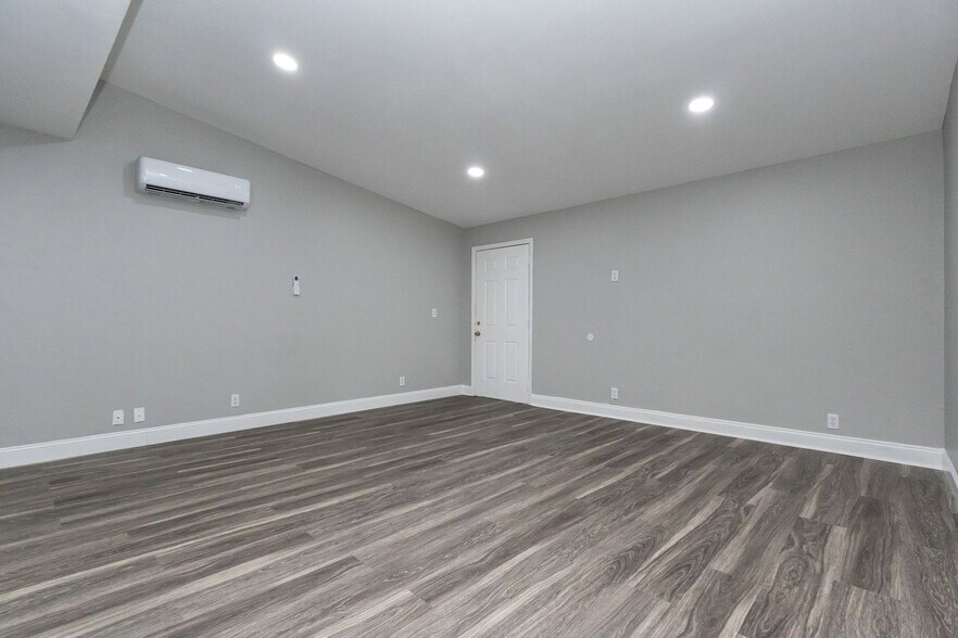 Building Photo - 3507 3rd Ave