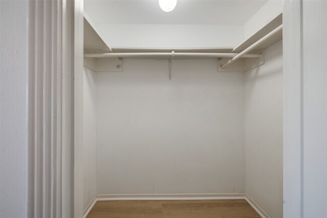 Building Photo - 7225 Beechnut St