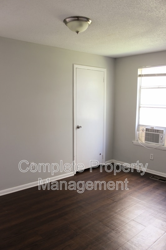 Building Photo - 5320 Java Ave