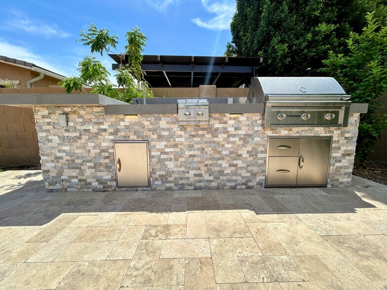 Building Photo - 1811 E Aster Pl