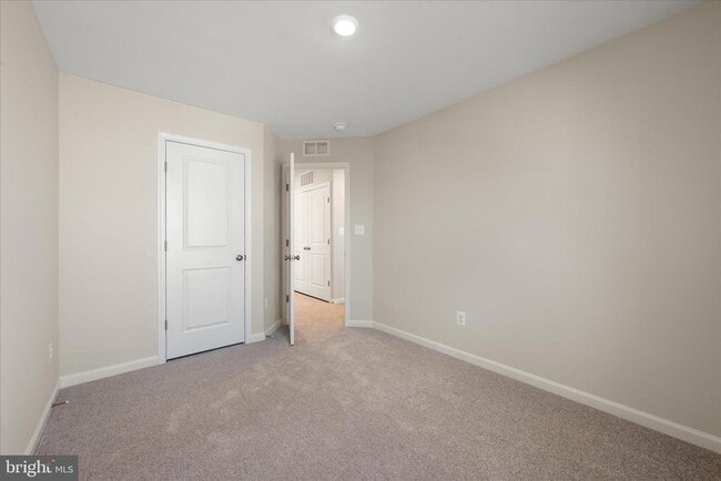 Building Photo - 403 18th Ave