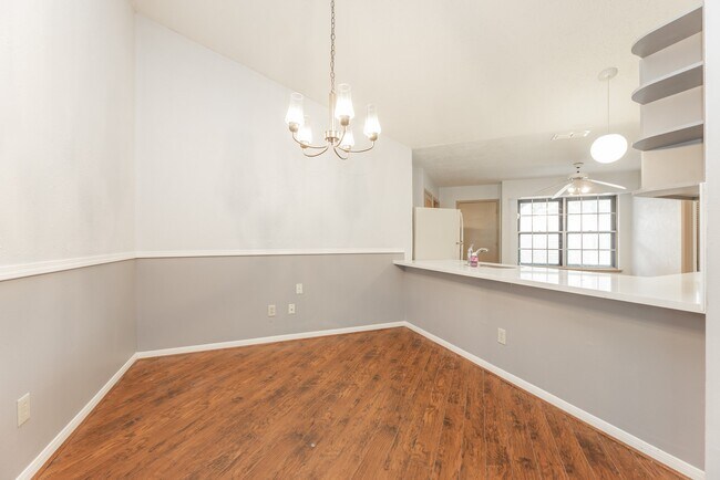 Building Photo - 6818 Brockington Dr