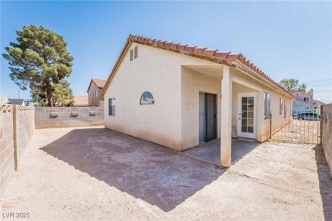 Building Photo - 4104 N Compass Rose Way