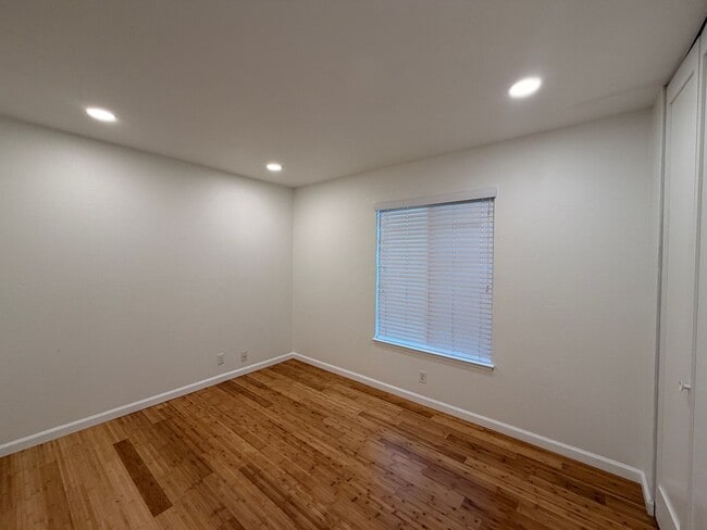 Building Photo - 5929 Mabie Ct