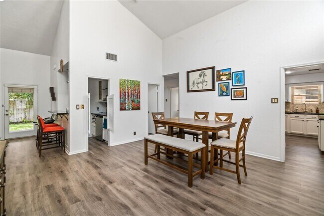 Building Photo - 13818 Menasco Ct