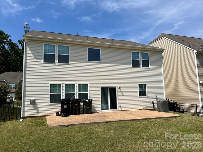 Building Photo - 10374 Rutledge Ridge Dr NW