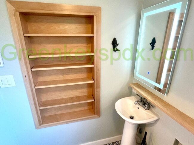 Building Photo - Sleek and modern 1-bedroom house in Arbor Lodge with spacious garage or workshop!