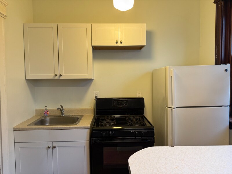 Building Photo - 329 Taylor Ave