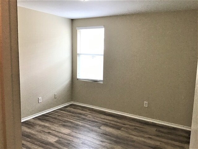 Building Photo - 1620 Baxter Springs Dr