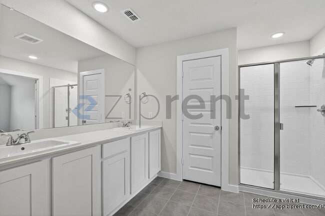 Building Photo - 1010 Rosemary Hl Dr