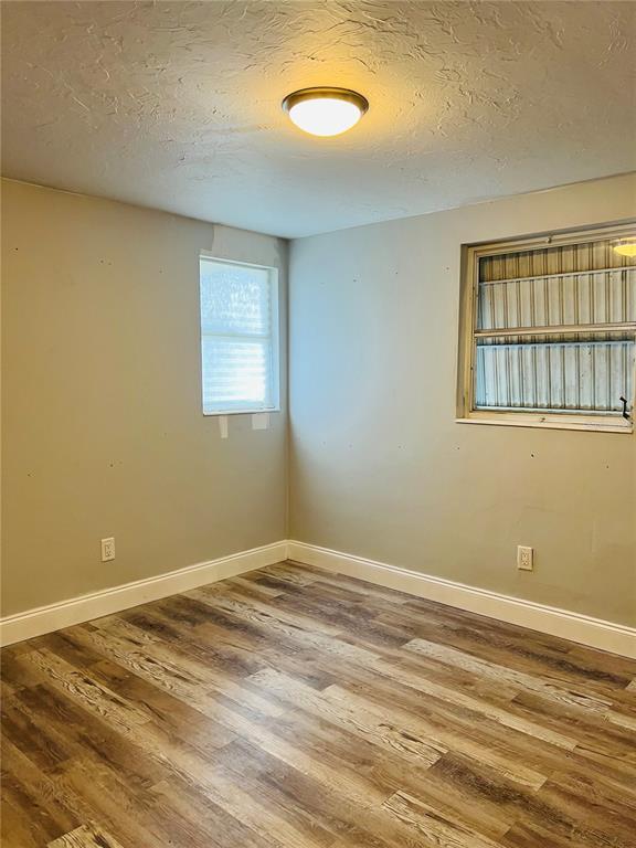 Building Photo - 501 25th Ave W