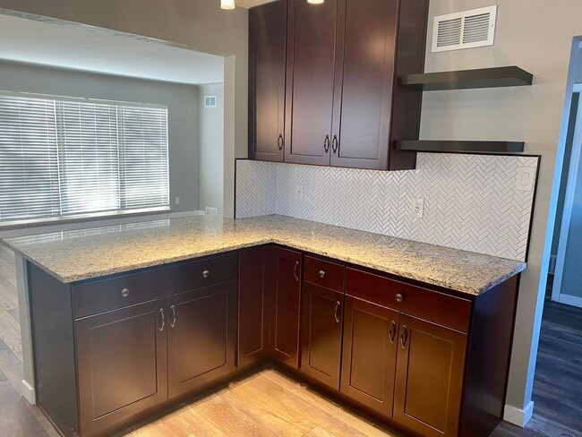 Building Photo - 2 Bedroom Single Family Home in Denver