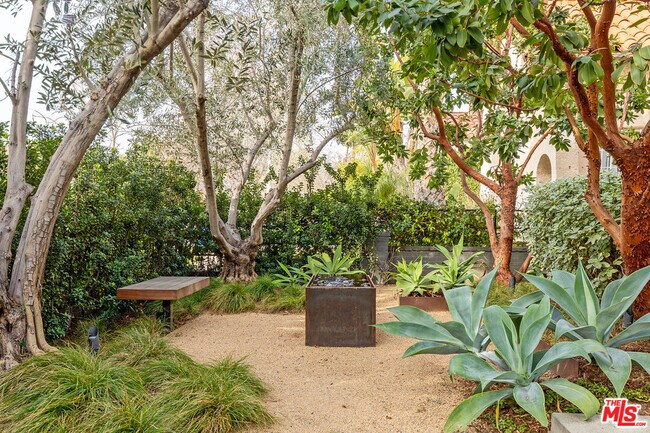 Building Photo - 100 N La Jolla Ave
