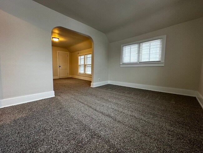 Building Photo - 1020 Berner St