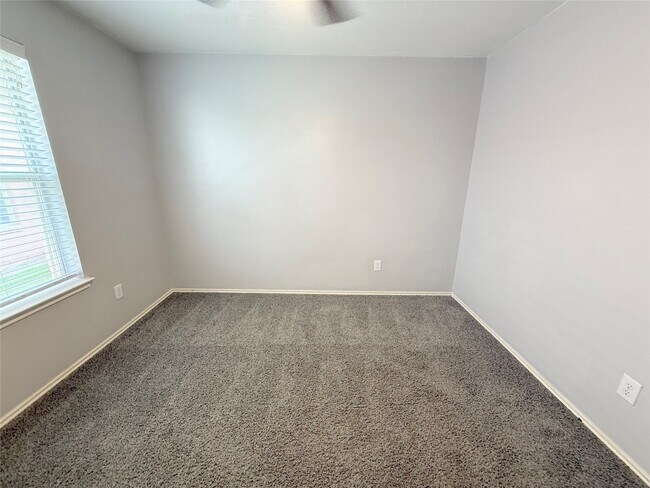 Building Photo - 2414 Alcove Foster Ct